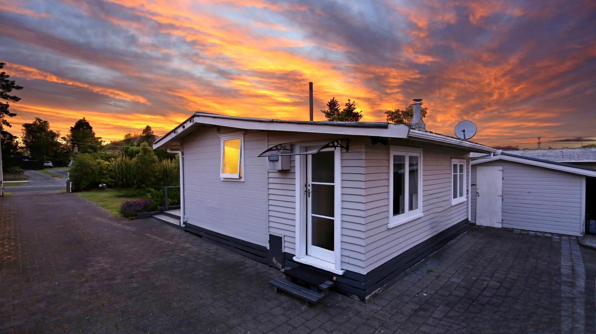Cosy Lockwood In Town Villa Taupo Exterior foto